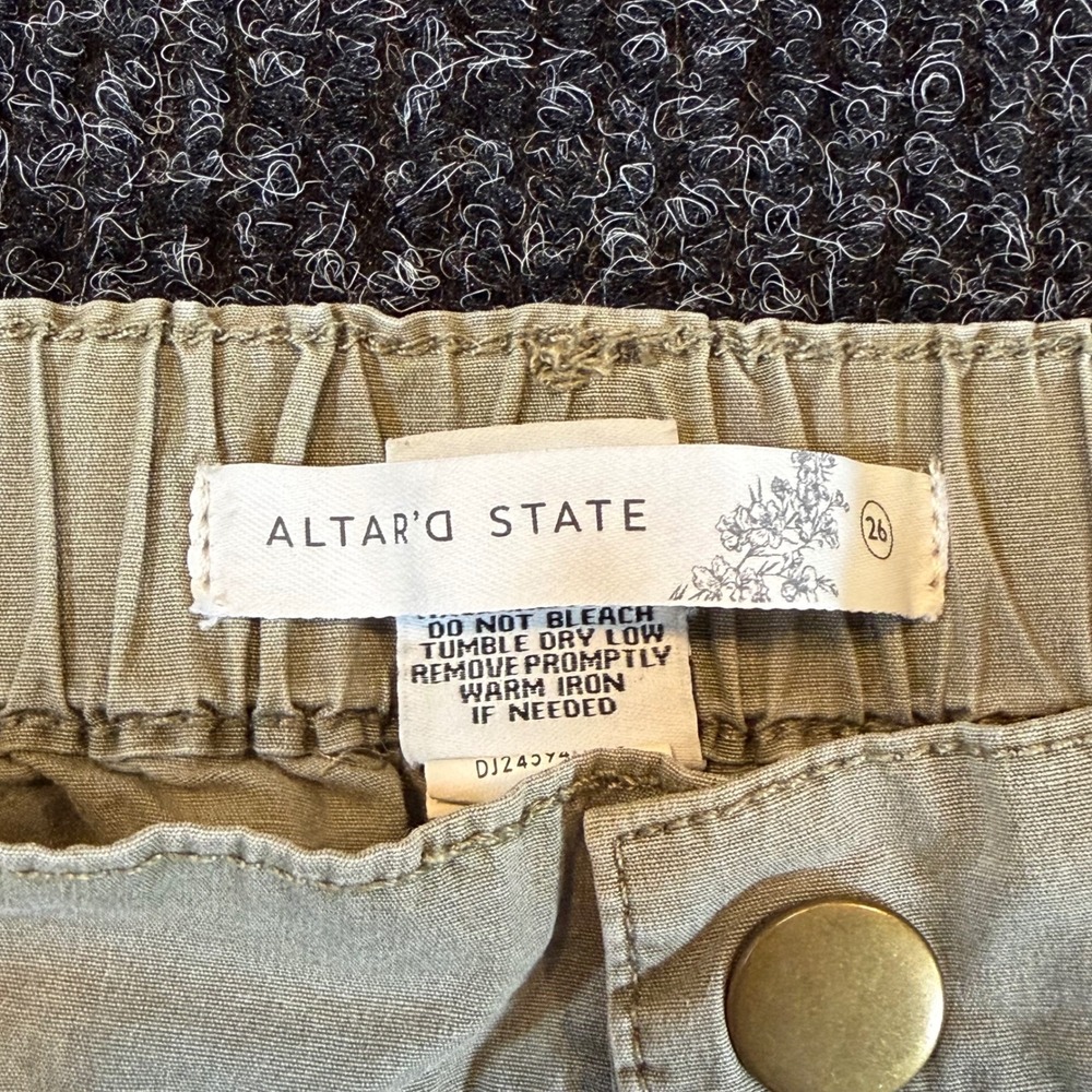 Altar'd State Womens Olive Green Khaki Cargo Utility Pants Straight Leg Size 26 - Picture 5 of 9
